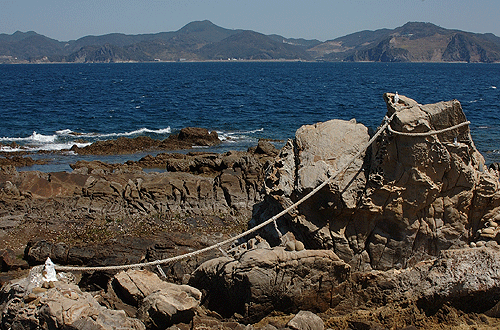 伊王島の浜の岩
