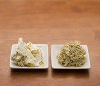 左がおぼろで右がとろろ昆布