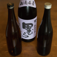 一升瓶は四合瓶×2本に注ぎ分ける